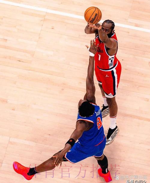 哈登三节9中3,三分5中3得到10分3篮板6助攻3抢断 哈登三节9中3,三分5中3得到10分3篮板6助攻3抢断