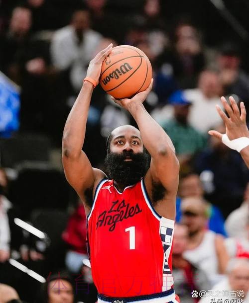 哈登三节9中3,三分5中3得到10分3篮板6助攻3抢断 哈登三节9中3,三分5中3得到10分3篮板6助攻3抢断